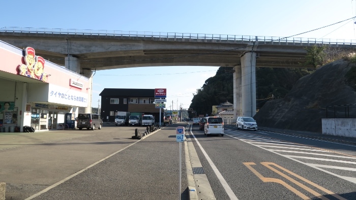 長崎自動車道と交差