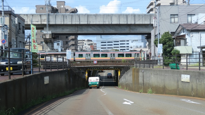 �i�q�M�z�{���Ə�z�V����