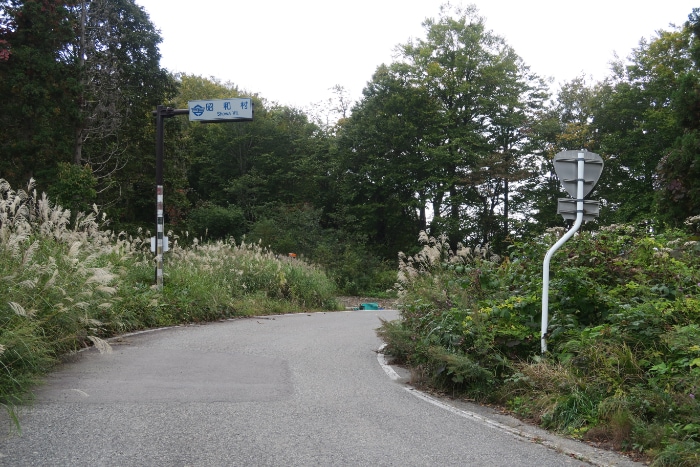 ���a����